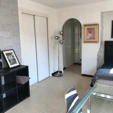 Voiles St Tropez Apartements Апартаменти